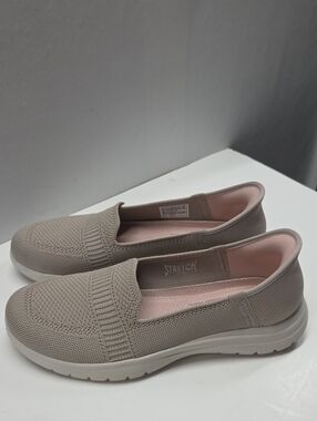 Skechers Women's Slip-ins Knit Flats in Taupe with Pink Insole Size 8.5